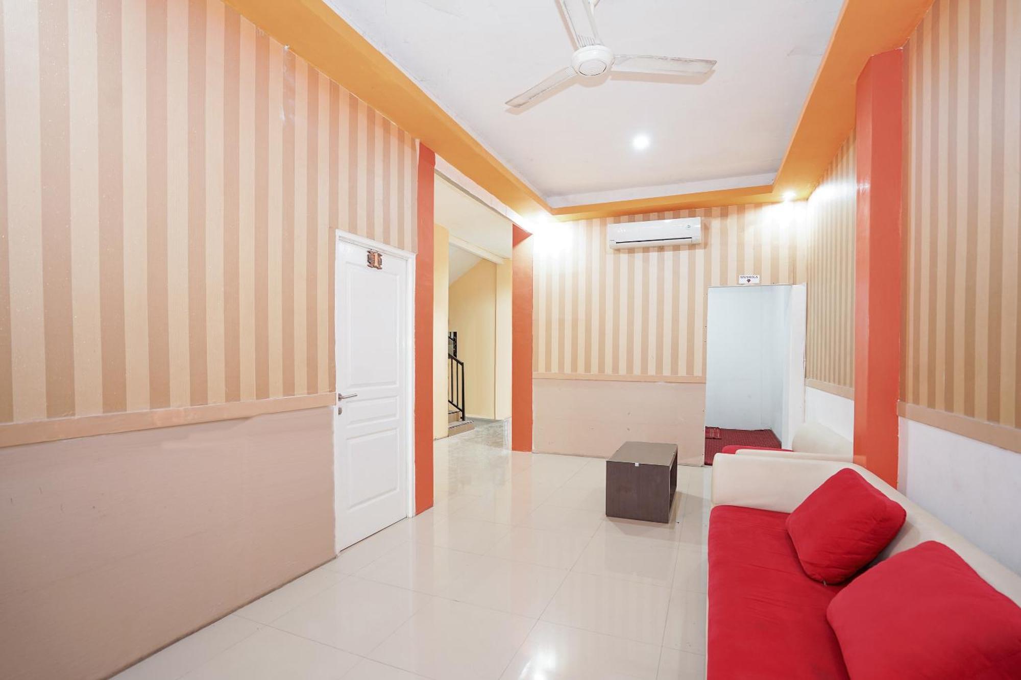 Hotel O Juanda Near Terminal International Juanda Brebek Екстериор снимка
