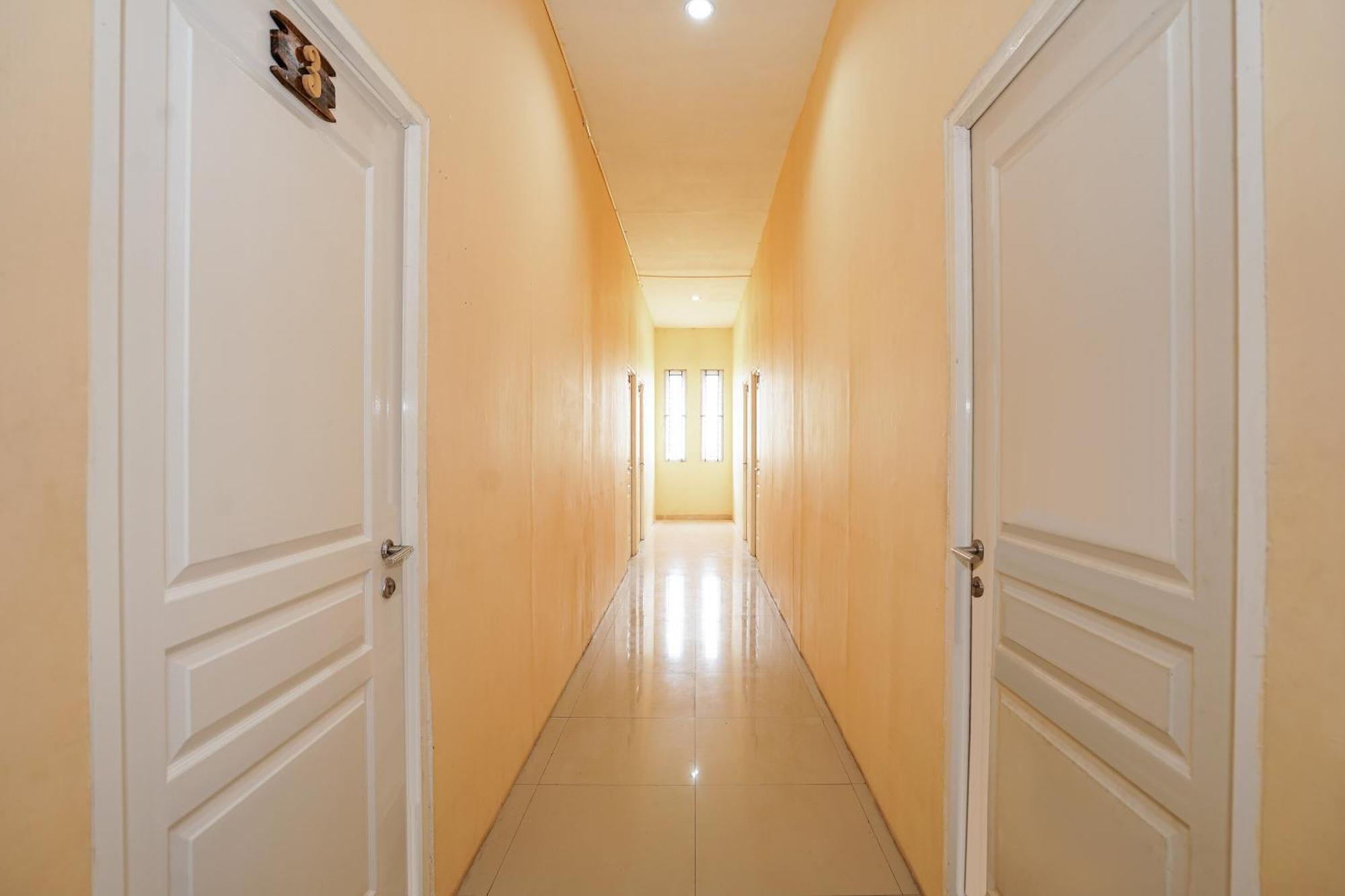 Hotel O Juanda Near Terminal International Juanda Brebek Екстериор снимка
